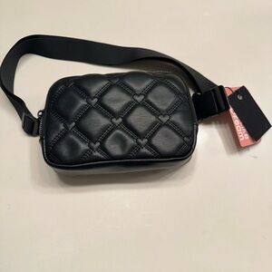 Black Fannypack
